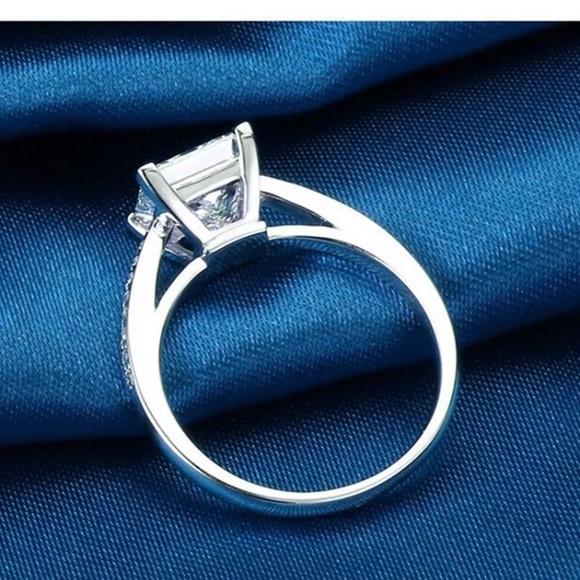 Princess Cut 925 Silver Women Wedding Band Ring - Picture 4 of 4